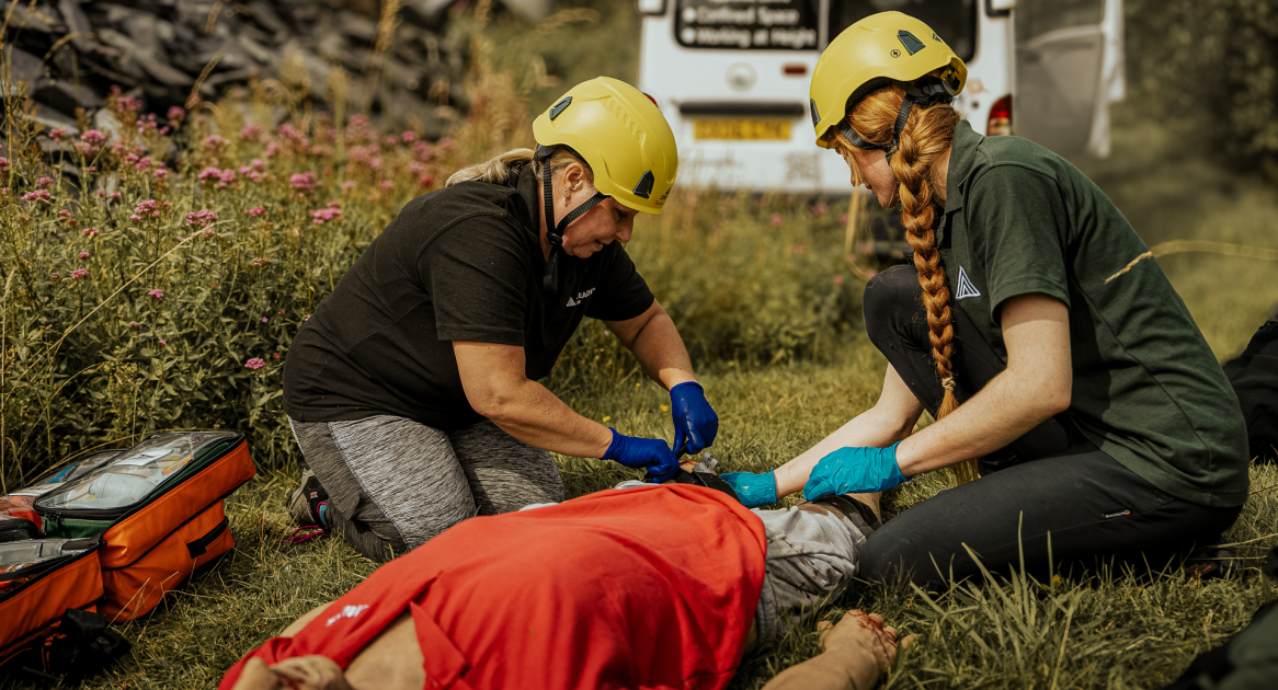 Why Early Bleed Control Saves Lives Before the Ambulance Arrives ...