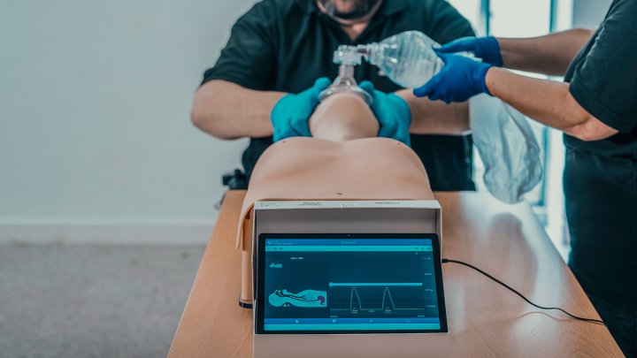Clinicians learning structured airway management frameworks