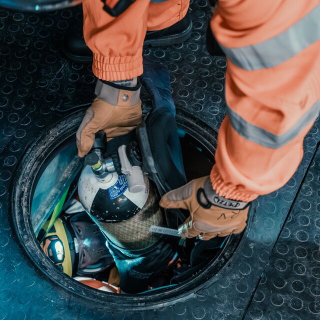 High-Risk Confined Space Entry Controller - Confined Space - Outreach ...